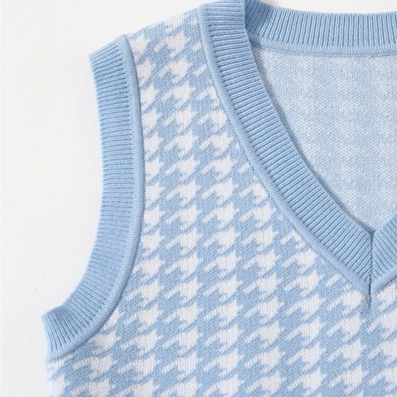 Girls Houndstooth Pattern Sweater Vest - Picture 2 of 4